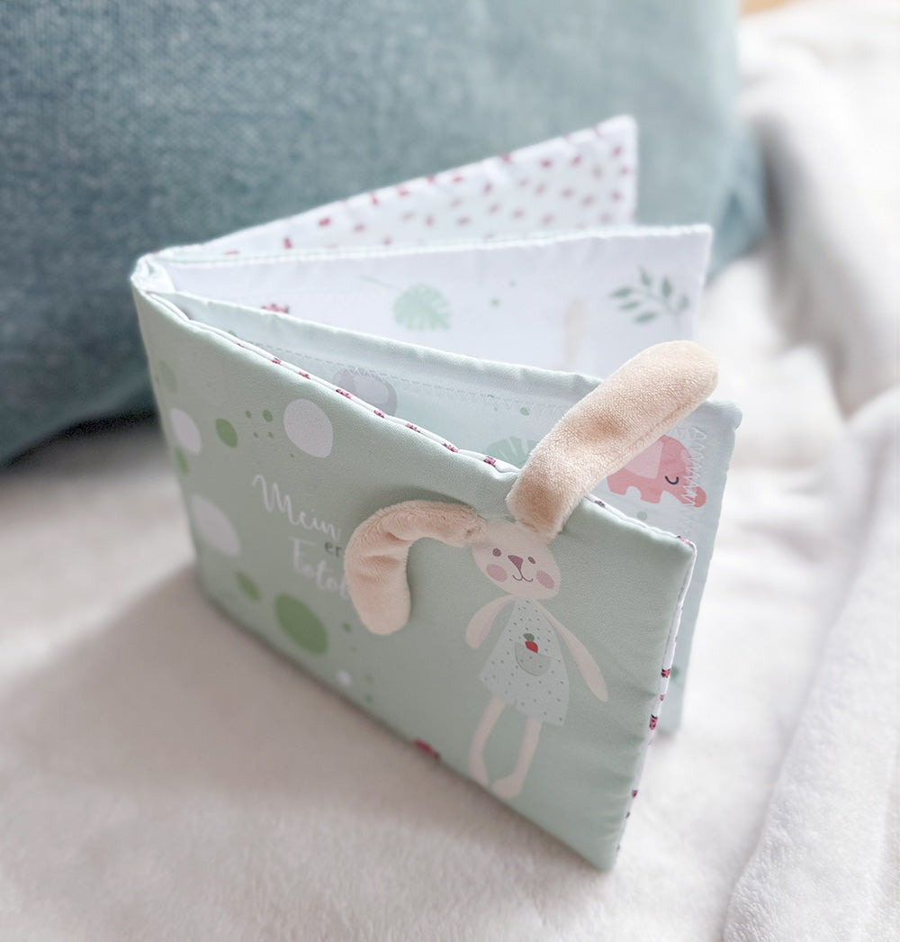 Stoff-Fotoalbum "Wer gehört zu mir" für Babys & Kleinkinder – Mein erstes Fotobuch mit Platz für 5 austauschbare Fotos