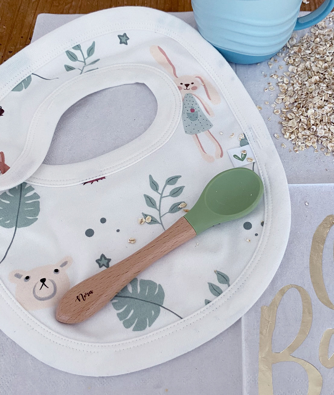 Set Löffelchen und Lätzchen aus Bio-Baumwolle für kleine Entdecker