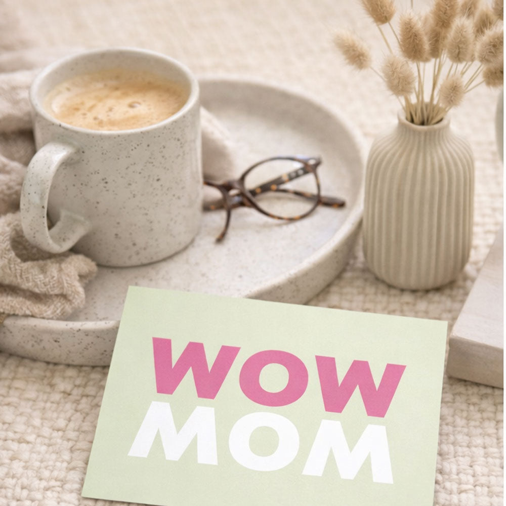 Postkarte „WOWMOM“ – Grußkarten für Mütter & werdende Mütter (VPE: 10 Stk.)